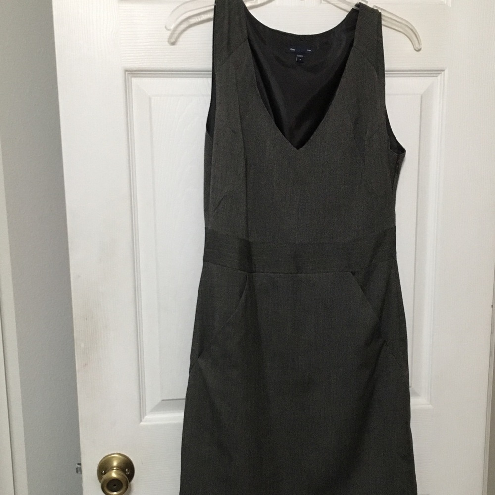 Gap sheath dress with pockets